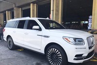 Navigator phiên bản trục cơ sở dài tại cảng Tiên Sa, Đà Nẵng. 