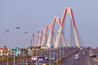 Cầu Nhật Tân - một trong các công trình sử dụng vốn vay ODA.