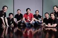 CEO Lei Jun (giữa) cùng các cộng sự tại Xiaomi. Ảnh: Xiaomi.