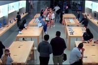 26 iPhone, MacBook bị cướp trong chưa đầy một phút