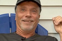 Ông Robert Lundstedt chỉ đánh duy nhất một dãy số trong 26 năm qua và vừa trúng hơn 20 tỷ đồng. (Nguồn: NYP).