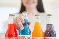 Bộ Tài chính đang đề xuất áp thuế tiêu thụ đặc biệt 10% với mặt hàng đồ uống có đường, trừ sữa.