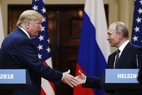 Tổng thống Trump và Tổng thống Putin trong cuộc gặp tại Helsinki ngày 16/7 (Ảnh: AP).