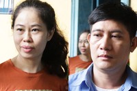 Chị em Thoa tại tòa hôm nay. Ảnh: Kỳ Hoa.