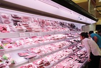 Thịt lợn tăng giá là nguyên nhân chính dẫn đến chỉ số giá tiêu dùng trong tháng qua tăng cao hơn. Ảnh: Đức Thanh.