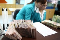 Ngân hàng Nhà nước yêu cầu các tổ chức tín dụng tăng cường kiểm tra nội bộ, kiểm toán nội bộ đảm bảo kịp thời phát hiện những sai phạm về mức lãi suất cho vay (ảnh minh họa).