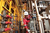 Tìm kiếm, thăm dò dầu khí của PVN gặp nhiều khó khăn do cơ chế 