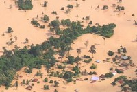 Vụ vỡ đập thủy điện ở Attapeu, Lào khiến ít nhất 7 ngôi làng ở hạ lưu ngập trong biển nước. (Ảnh: Getty).