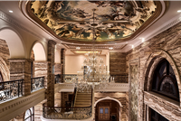 Sau hơn 1 thập kỷ, kể từ lúc đặt bút vẽ bản thiết kế đầu tiên đến quá trình xây dựng, hoàn thiện, không kể hết hàng chục lần đập đi xây lại, tháo ra lắp lại để “vừa mắt” “Chủ nhiệm” công trình, D’. Palais Louis đã chính thức hoàn thành.