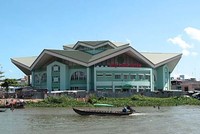 Ảnh minh họa: Chợ Long Xuyên, An Giang.