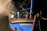 Nghệ An: Tàu cá 10 tỷ bốc cháy khi chuẩn bị xuất bến
