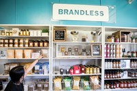 Để công ty phát triển, Brandless cần phải có chiến lược để mở rộng số lượng khách hàng thường xuyên. Ảnh: Bussiness Insider.