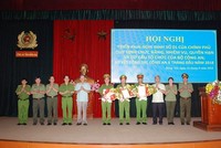 Các đồng chí lãnh đạo Tỉnh ủy, UBND tỉnh Đồng Nai chúc mừng Ban giám đốc Công an tỉnh.