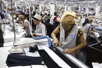 Nhiều doanh nghiệp dệt may có nhu cầu tăng khung giờ làm thêm lên hơn 300 giờ/năm.