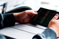 Phái sinh “nguội” đi, vì sao?