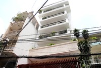 Căn nhà trên đường Huỳnh Khương Ninh được phòng QLĐT quận 1 tham mưu cấp giấy phép xây dựng về chiều cao không đúng quy định. Ảnh: Trung Sơn.