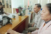 Chi trả BHXH qua ngân hàng sẽ phổ biến hơn trong tương lai gần 