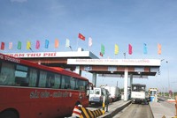 Trạm thu phí cao tốc TP.HCM - Trung Lương. Ảnh: Đức Thanh.