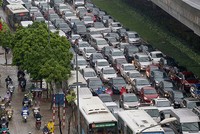 Ôtô cá nhân, taxi, xe khách... sẽ bị hạn chế đi vào các tuyến đường gần Trung tâm Hội nghị quốc gia. Ảnh: Bá Đô