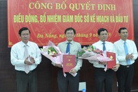 Lãnh đạo TP. Đà Nẵng trao quyết định điều động, bổ nhiệm chức vụ mới cho ông Trần Văn Sơn và ông Trần Phước Sơn.