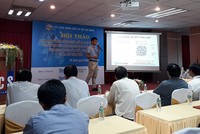 TS.Đỗ Quyết, đại diện nhóm nghiên cứu giới thiệu sản phẩm tại buổi lễ.