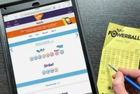 Cặp vợ chồng tưởng tượng may mắn trúng số cả tuần, trước khi trúng thật. Ảnh: Stuff.