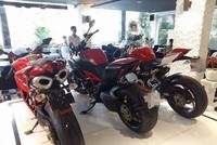 Doanh thu bán hàng của các doanh nghiệp nhập khẩu xe máy, mô tô vượt qua doanh nghiệp sản xuất trong nước.