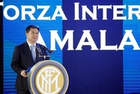 Zhang Jindong, Chủ tịch hãng bán lẻ đồ điện tử Suning Holdings Group. Ảnh: Reuters.