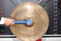 May Sông Hồng niêm yết vào cuối tháng 11