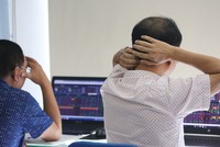 Vướng mắc trong giao dịch chứng khoán điện tử