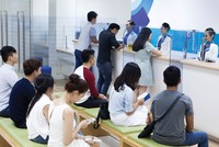 Về dài hạn, ACB sẽ tập trung vào dự án “Ngân hàng tương lai”, giúp tăng cường sức mạnh trong mảng bán lẻ...