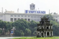 Biển chữ Bưu điện Hà Nội được đổi tên VNPT Hà Nội từ tháng 10/2015. ảnh:Tất Định.