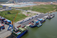 Cảng Chu Lai là đầu mối giao thông từ Khu KTM Chu Lai xuất nhập khẩu hàng hóa đi các nơi.