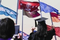 Hơn 16% số người tốt nghiệp đại học ở Hồng Kông phải làm công việc không cần chuyên môn.