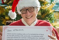 Bill Gates và lời chúc dành cho người nhận quà năm nay. Ảnh: Gates Notes.