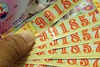 Vụ kiện hy hữu: Người đàn ông tố bị vợ bạn nhậu chiếm đoạt tờ vé số độc đắc 2 tỷ đồng