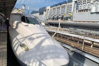 Tàu cao tốc Shinkansen ở Nhật Bản. Ảnh:Long Ly.