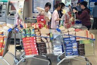 Nhu cầu việc làm trong ngành dịch vụ, thương mại tăng cao dịp Tết Nguyên đán sắp tới. Ảnh:P.M.