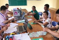 Nguồn vốn vay từ kênh ngân hàng tới hộ nghèo, cơ sở sản xuất kinh doanh thuận lợi hơn sẽ góp phần quan trọng vào việc đẩy lùi vấn nạn tín dụng đen.