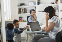 Có rất nhiều nguyên nhân gây mất tập trung nếu không thiết lập thời gian rõ ràng. Ảnh: Getty.