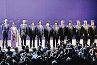 Việt Nam đã tạo được lòng tin trong cộng đồng quốc tế. Trong ảnh: Lãnh đạo cấp cao của Việt Nam chụp ảnh lưu niệm với lãnh đạo các quốc gia ASEAN tham dự Diễn đàn Kinh tế thế giới về ASEAN tổ chức tại Hà Nội, tháng 9/2018.