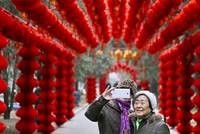 Các thiết bị công nghệ được cả giới trẻ lẫn người già Trung Quốc sử dụng. Ảnh: SCMP.