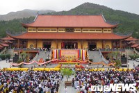 Hội xuân chùa Ba Vàng là một trong những lễ hội lớn của TP Uông Bí, tỉnh Quảng Ninh dịp đầu xuân với các hoạt động chúc phúc đầu năm và các chương trình biểu diễn nghệ thuật.