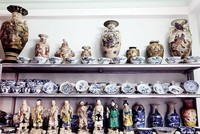 Kho đồ cổ của ông Tường với hơn 100.000 món cổ vật các thời kỳ.