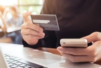 Đẩy mạnh bảo hiểm online: Doanh nghiệp vừa làm, vừa tính