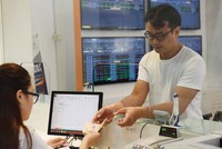 Dòng tiền trên thị trường thường ưu tiên cho những mã có "sóng", hơn là những mã lợi tức cao nhưng không đều đặn.