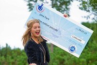 Sau khi thắng giải triệu đô, Jane Park không gặp được người đàn ông nào thật lòng với mình. Ảnh: Mirror.