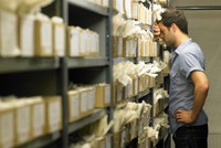 Doanh nghiệp tốn hàng tỉ đồng vì chưa biết khai thác tài liệu hiệu quả.