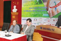 Ông Lê Trọng Minh, Tổng Biên tập Báo Đầu tư - Trưởng Ban Tổ chức Giải Swing for the Kids 2019 phát biểu tại họp báo.