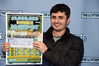 Gjergji Prifti đã giành được giải thưởng độc đắc trị giá hơn 23 tỷ đồng nhờ tấm vé số vợ anh mua tặng sinh nhật.